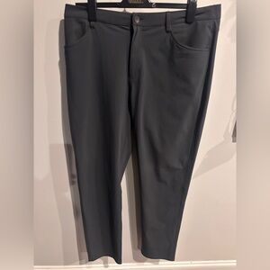 Vuori Pants Gray Chino Performance Pocket Mens Size 37 x 29.5 Inseam